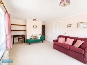 Sitting room- click for photo gallery